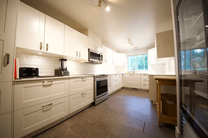 Addiction Treatment 2 100-Ave-Surrey-Interior-Kitchen