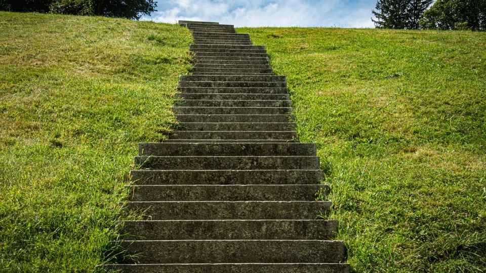 How to Work the 12 Steps of AA Effectively involves overcoming common struggles.