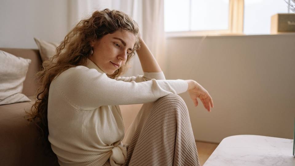 alcohol bloating disrupts your gut microbiome and inflames your stomach lining.